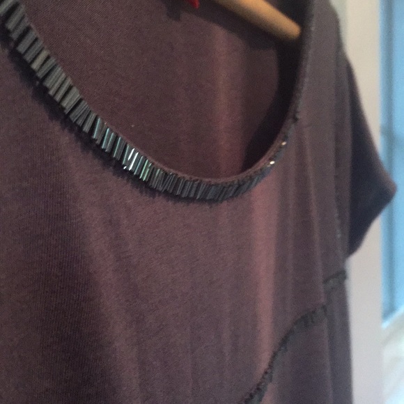 Gray needed t-shirt - Picture 2 of 3